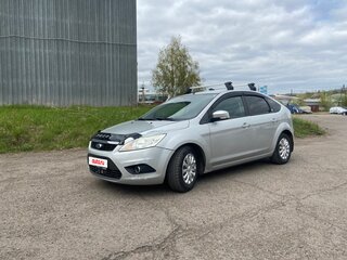 2011 Ford Focus II Рестайлинг, серебристый, 650000 рублей, вид 1