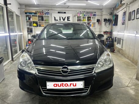 2014 Opel Astra H Рестайлинг, чёрный, 600000 рублей, вид 1