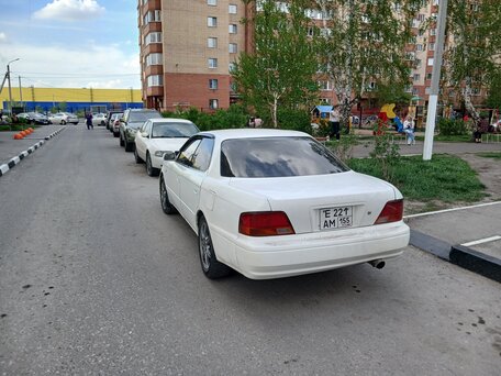 1996 Toyota Vista IV (V40), белый, 269000 рублей, вид 4
