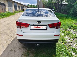 2015 Kia Rio III Рестайлинг, белый, 950000 рублей, вид 3