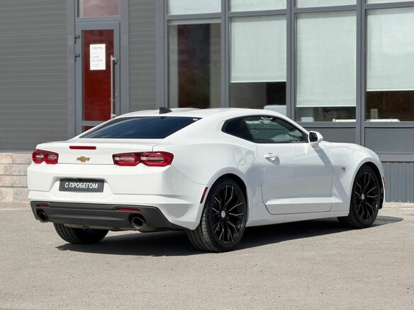 2019 Chevrolet Camaro VI Рестайлинг, белый, 2250000 рублей - вид 25