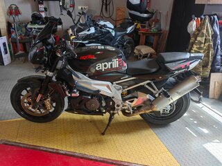 2007 Aprilia Tuono 1000, чёрный, 450000 рублей, вид 3