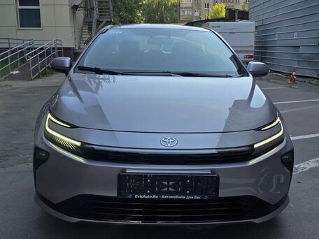 2026 Toyota Corolla XII (E210) Рестайлинг 2, серый, 2500000 рублей, вид 2