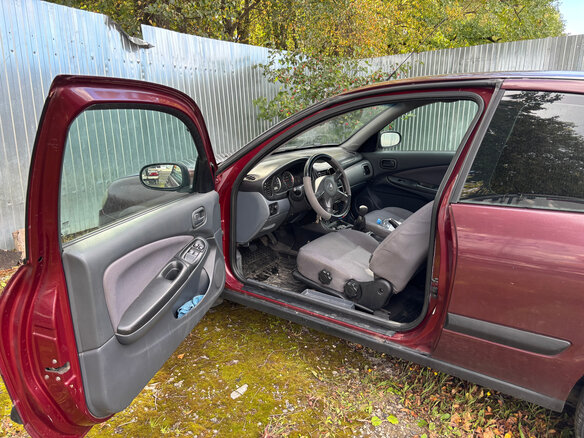 2004 Nissan Almera II (N16) Рестайлинг, красный, 360000 рублей - вид 19
