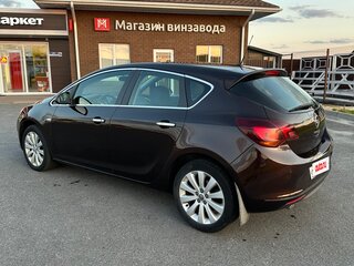 2013 Opel Astra J Рестайлинг, коричневый, 815000 рублей, вид 5