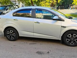 2012 Chevrolet Aveo II, серебристый, 800000 рублей, вид 2