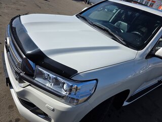 2015 Toyota Land Cruiser 200 Series Рестайлинг 2, белый, 5000000 рублей, вид 3