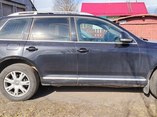 2010 Volkswagen Touareg I Рестайлинг, чёрный, 1130000 рублей, вид 3