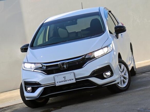 2020 Honda Fit III Рестайлинг, белый, 1055000 рублей - вид 2