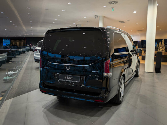 2026 Mercedes-Benz V-Класс 300 d экстра длинный III (W447) Рестайлинг 2, чёрный - вид 3