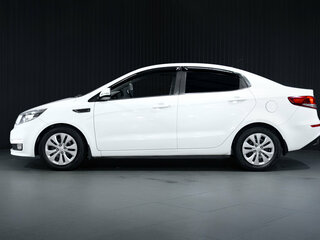 2015 Kia Rio III Рестайлинг, белый, 880000 рублей, вид 4