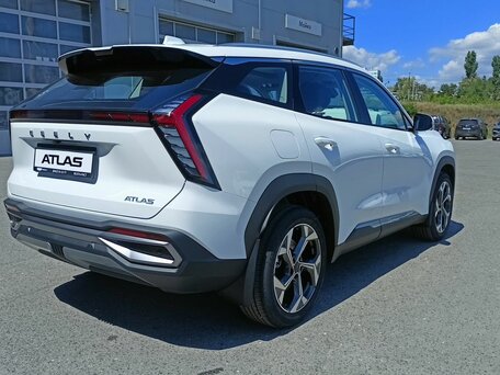 2026 Geely Atlas II, белый, 4119990 рублей, вид 4