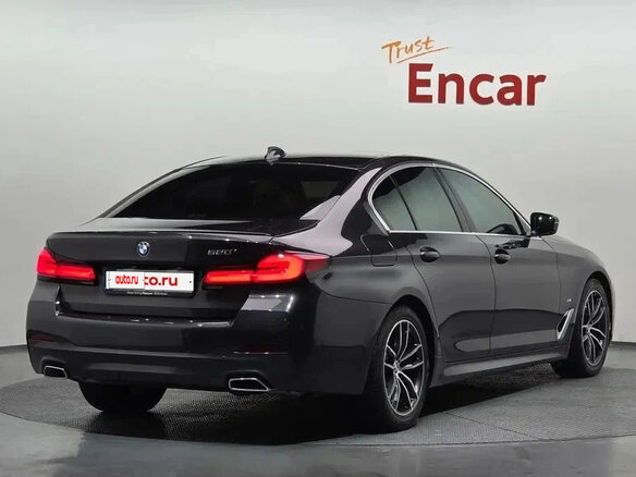 2022 BMW 5 серии 520i VII (G30/G31/G38) Рестайлинг, чёрный, 3970000 рублей - вид 2