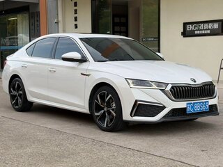 2023 Skoda Octavia IV (A8), белый, 1580000 рублей, вид 3