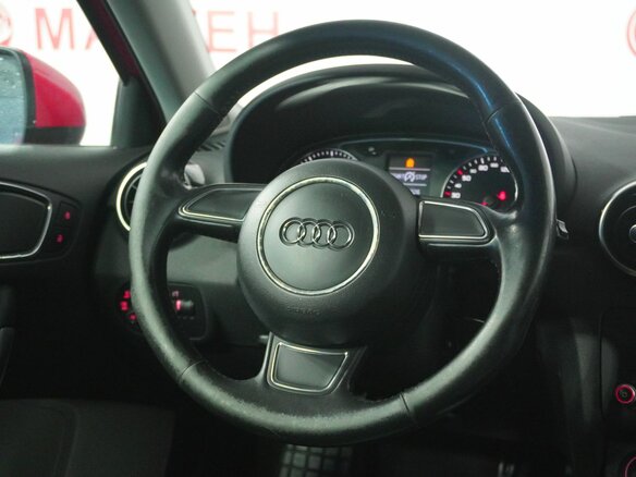 2011 Audi A1 I (8X), красный, 699000 рублей - вид 16