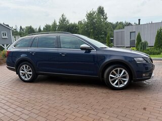2017 Skoda Octavia Scout III (A7) Рестайлинг, синий, 1990000 рублей, вид 4