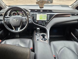 2020 Toyota Camry VIII (XV70) Рестайлинг, чёрный, 2980000 рублей, вид 1