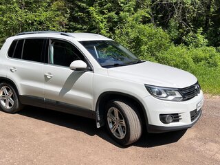 2012 Volkswagen Tiguan I Рестайлинг, белый, 1250000 рублей, вид 1