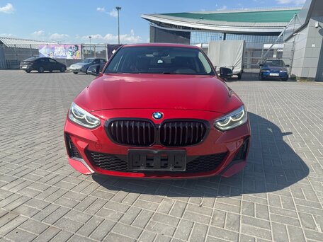 2022 BMW 1 серии 120i III (F52) Рестайлинг, красный, 1850000 рублей, вид 3