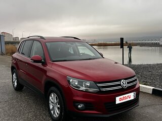 2015 Volkswagen Tiguan I Рестайлинг, красный, 1300000 рублей, вид 3