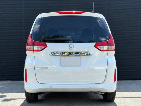 2024 Honda Freed II Рестайлинг, белый, 1490004 рублей, вид 4