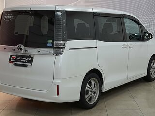 2019 Toyota Voxy III (R80) Рестайлинг, белый, 1999000 рублей, вид 5