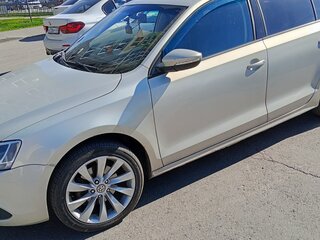 2011 Volkswagen Jetta VI, серебристый, 700000 рублей, вид 4