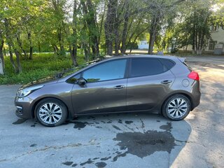 2018 Kia Ceed II Рестайлинг, коричневый, 1400000 рублей, вид 4