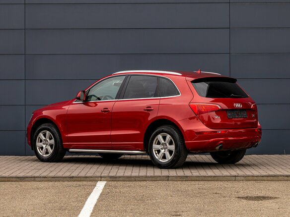 2010 Audi Q5 I (8R), красный, 1395000 рублей - вид 3