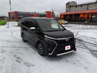2018 Toyota Voxy III (R80) Рестайлинг, чёрный, 2700000 рублей, вид 1