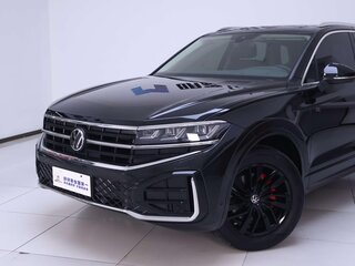 2025 Volkswagen Touareg III Рестайлинг, чёрный, 7180000 рублей, вид 1