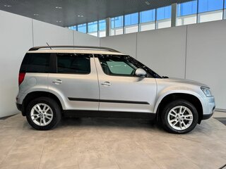 2014 Skoda Yeti I Рестайлинг, серебристый, 1380000 рублей, вид 3