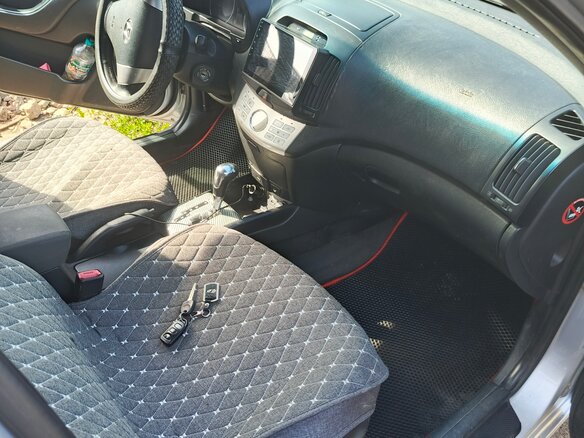 2011 Hyundai Elantra IV (HD), серебристый, 650000 рублей - вид 5
