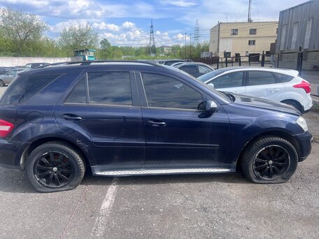 2010 Mercedes-Benz M-Класс 350 II (W164) Рестайлинг, синий, 920000 рублей, вид 4
