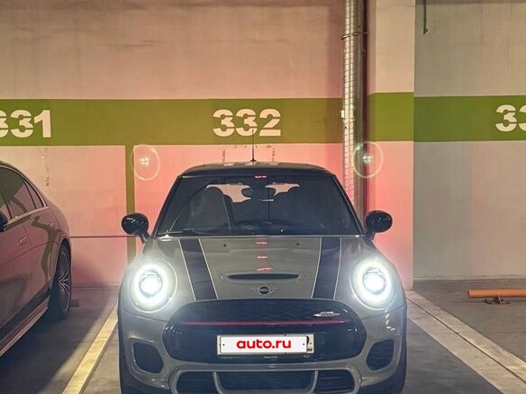 2021 Mini Hatch JCW III (F55/F56) Рестайлинг, серый, 3900000 рублей - вид 2