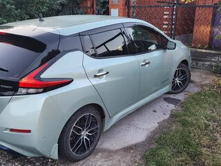 2018 Nissan Leaf II (ZE1), зелёный, 1600000 рублей, вид 4