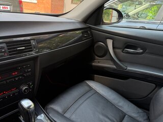 2009 BMW 3 серии 320i V (E90/E91/E92/E93), красный, 900000 рублей, вид 5