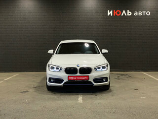 2016 BMW 1 серии 118i II (F20/F21) Рестайлинг, белый, 1690000 рублей, вид 2