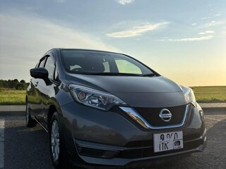 2018 Nissan Note e-Power II Рестайлинг, серый, 1300000 рублей, вид 1