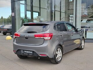 2017 Kia Rio III Рестайлинг, серый, 852000 рублей, вид 5
