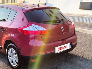 2010 Renault Megane III, красный, 645000 рублей, вид 5