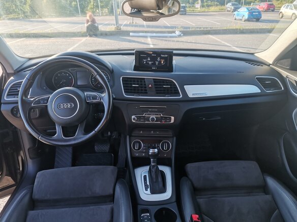 2015 Audi Q3 I (8U) Рестайлинг, чёрный, 1750000 рублей - вид 12