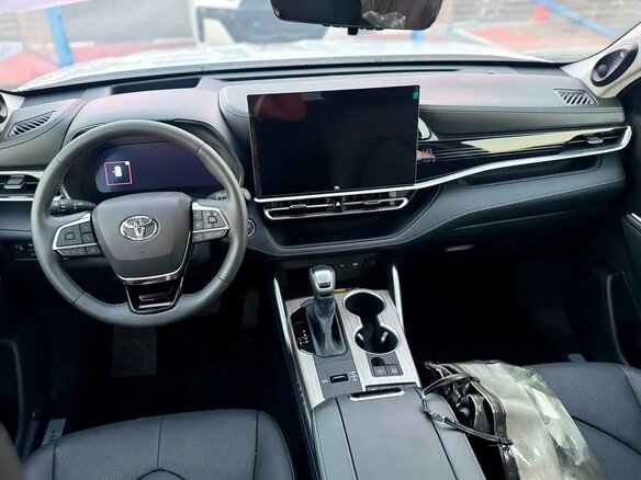 2026 Toyota Highlander IV (XU70), белый - вид 10