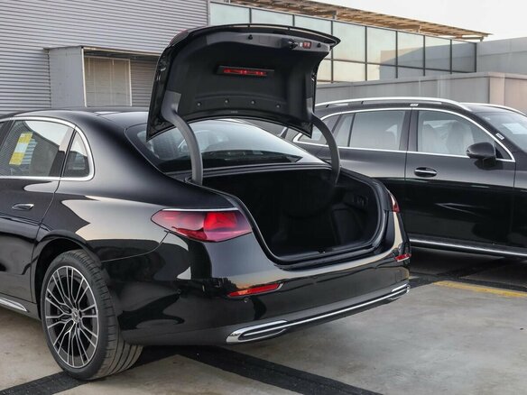 2025 Mercedes-Benz E-Класс 300 VI (W214, S214), чёрный, 9750000 рублей - вид 23