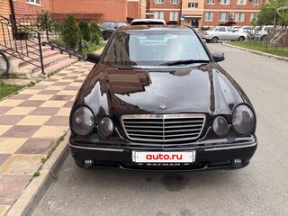 1999 Mercedes-Benz E-Класс 430 II (W210, S210) Рестайлинг, чёрный, 830000 рублей, вид 2