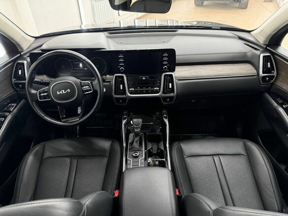 2023 Kia Sorento IV, коричневый - вид 13