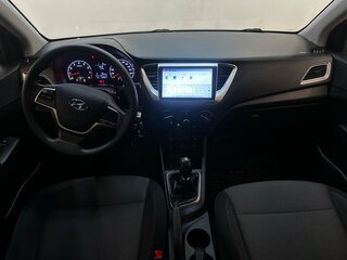 2019 Hyundai Solaris II, чёрный, 1205000 рублей, вид 5