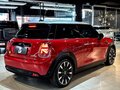 2023 Mini Hatch Cooper III (F55/F56) Рестайлинг 2, красный, 3450200 рублей - вид 5