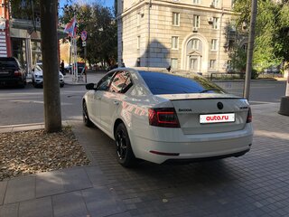 2018 Skoda Octavia III (A7) Рестайлинг, белый, 1850000 рублей, вид 3