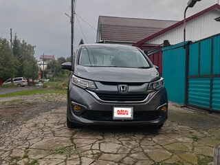 2017 Honda Freed+ II, серый, 1370000 рублей, вид 2